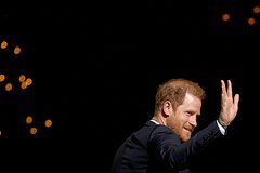 Наследный князь Harry разносторонне среагировал на вопрос о возвращении в Британию