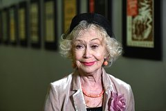 Звезда «Служебного романа» вышла на связь после ухудшения состояния