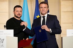 Makron primet zelenskogo v elisejskom dvorce 15388e3.jpg