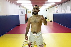 Русский воин ММА подарил конкуренту курицу