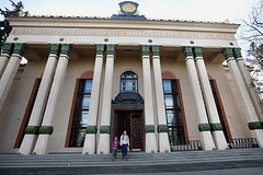 V moskovskom muzee pokazali kartiny iz musora c314d3d.jpg