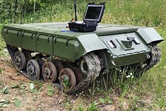 V rossii sozdali robota s protivotankovymi raketami 23303c7.jpg