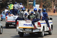 Zhenshhiny gobliny zamuchili sotrudnikov policii po nocham d7092ac.jpg