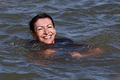 Vo francii uznali pro vysokij uroven zagrjaznennosti seny v moment kupanija mera parizha 8e6ce84.jpg