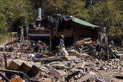 V ssha spasateli pokinuli zonu uragana iz za vooruzhennyh opolchencev 96e048f.jpg