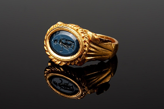 Arheologi pokazali 1800 letnee zolotoe kolco najdennoe vo francii fc7da9a.jpg