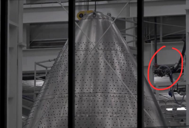 SpaceX показала постройку ракеты Starship с помощью робота