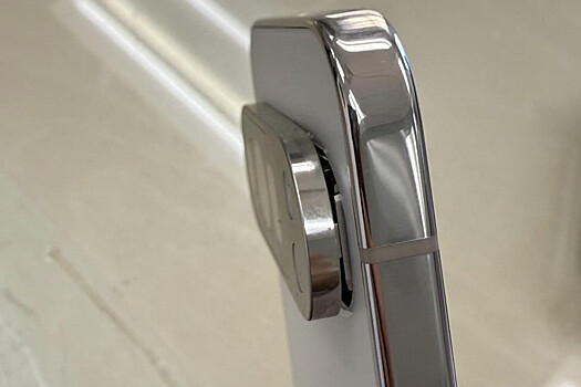 Polzovatel pozhalovalsja na otvalivajushhijsja blok kamer na pixel 9 pro 0a0d444.jpg