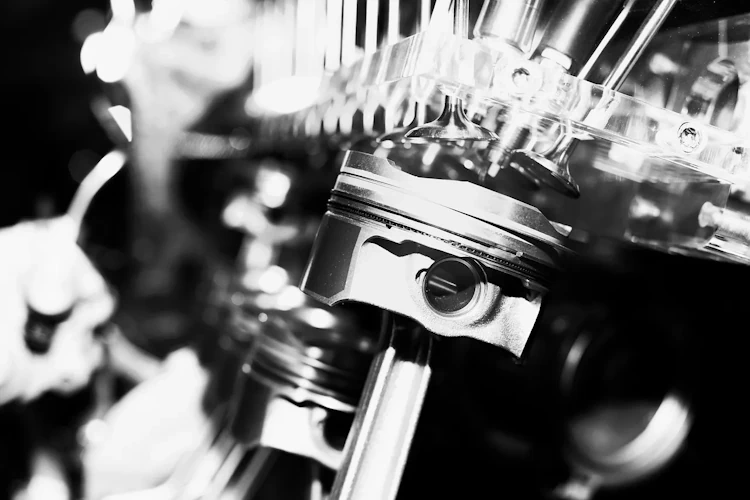 Поршень и клапана motor engine, piston, 4k wallpaper image. free for use