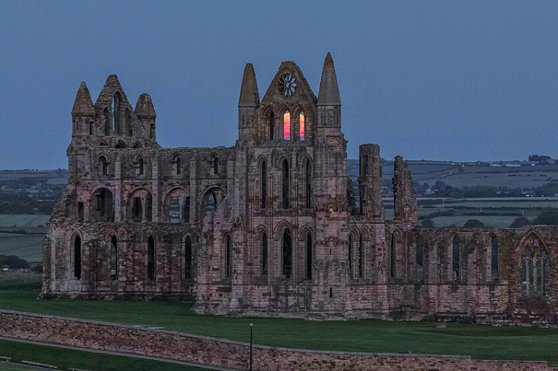 «Клубничная Луна» взошла над Россией