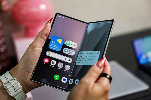 Nazvan resurs skladnogo ekrana flagmana samsung b1fdb7a.jpg