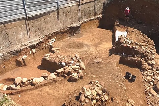 Sluchajno najdena monumentalnaja rezidencija carja legendarnogo ischeznuvshego naroda 122533c.jpg