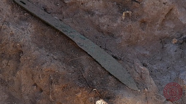 V kazahstane nashli redkie bronzovye nozhi vozrastom 2700 let d9926b4.jpg