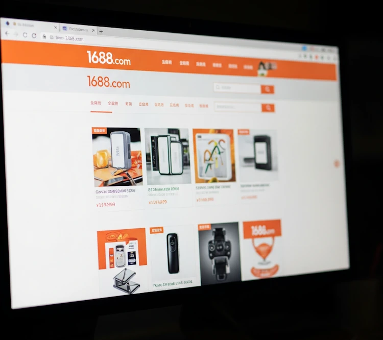 Изображение 1688.com на экране компьютера 550325